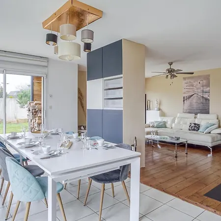 Holiday home La Pereenne Saint-Pere (Brittany)
